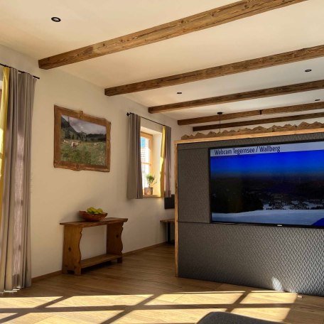 Wohnzimmer mit TV Bereich, © im-web.de/ Tourist-Information Bayrischzell