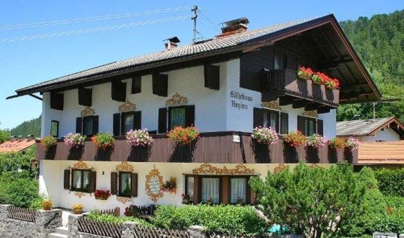 Hausansicht, © im-web.de/ Tourist-Information Bayrischzell
