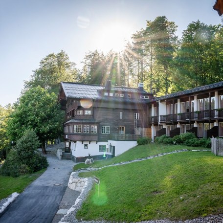 Berghotel Sudelfeld, Blick auf den historischen Altbau und den Neubau, &copy; Berghotel Sudelfeld