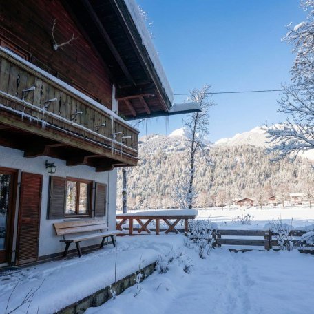 Blick aus dem Garten im Winter, &copy; im-web.de/ Kur- und Tourist-Info Bayrischzell