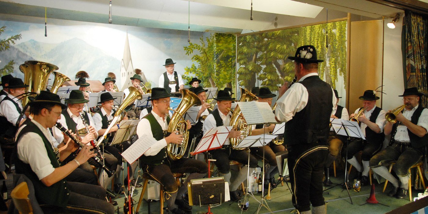 bayrischzell_blaskapelle_tracht_musik_2 bayrischzell_blaskapelle_tracht_musik_2