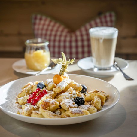 Kaiserschmarrn in der Br&ouml;sel Alm, &copy; im-web.de/ Kur- und Tourist-Info Bayrischzell
