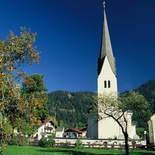 Kirche-Sommer.jpg