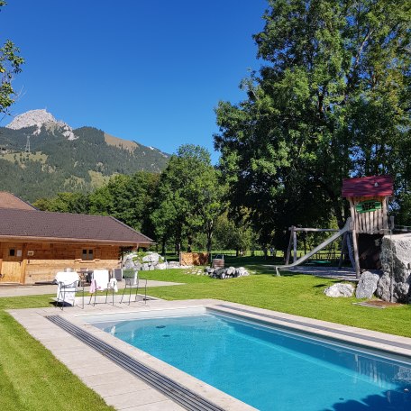 Klarerhof - Pool mit Gemeinschaftsh&uuml;tte, &copy; im-web.de/ Kur- und Tourist-Info Bayrischzell