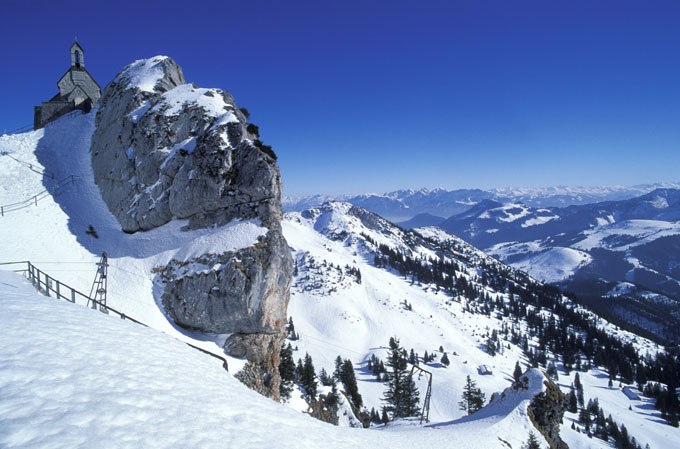 w-stein-mit-kirche-winter_1