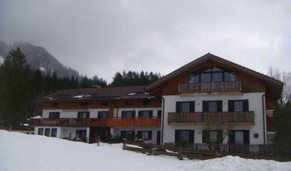 Außenansicht Winter, © im-web.de/ Kur- und Tourist-Info Bayrischzell