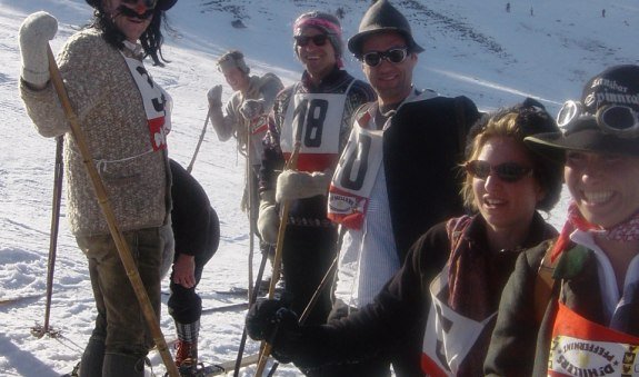 ti_bayrischzell_winter_sport_skifahren_sudelfeld_-nostalgie_skirennen_fasching-1 ti_bayrischzell_winter_sport_skifahren_sudelfeld_-nostalgie_skirennen_fasching-1