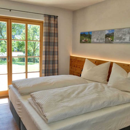 Schlafzimmer App. 2, © im-web.de/ Tourist-Information Bayrischzell