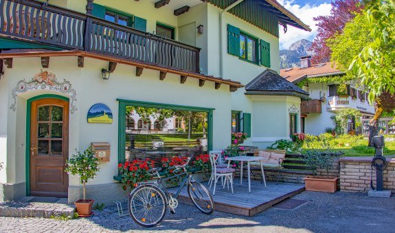 frühling-dorfhelferinnen1 frühling-dorfhelferinnen1