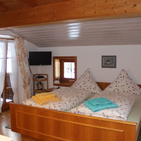 Doppelzimmer mit Balkon, &copy; im-web.de/ Kur- und Tourist-Info Bayrischzell