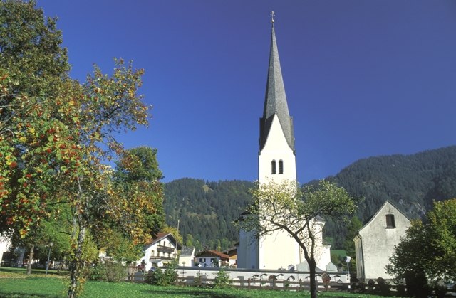 Kath. Pfarrkirche St. Margareth Kath. Pfarrkirche St. Margareth