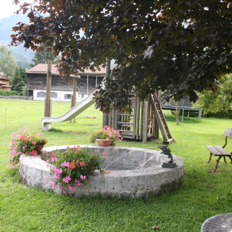 Brunnen und Spielplatz, © im-web.de/ Tourist-Information Bayrischzell