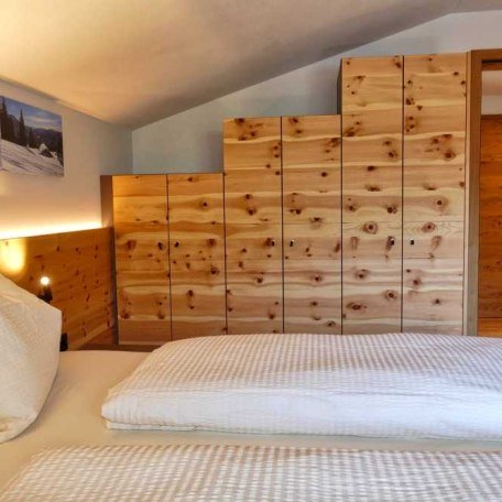 Schlafzimmer App. 8, © im-web.de/ Tourist-Information Bayrischzell