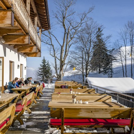 Sonnenterrasse Br&ouml;sel Alm im Berghotel Sudelfeld, &copy; im-web.de/ Kur- und Tourist-Info Bayrischzell