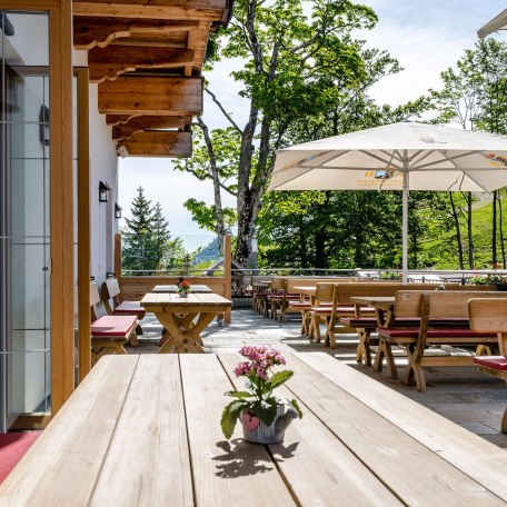 Br&ouml;sel Alm am Berghotel Sudelfeld - Sonnenterrasse in der unteren Br&ouml;sel Alm, &copy; Berghotel Sudelfeld