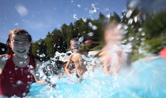 hh_bayrischzell_schwimmbad_sommer_baden_kinder-1
