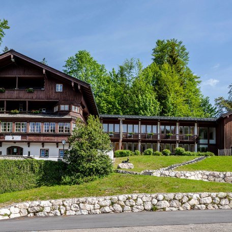 Berghotel Sudelfeld, Blick auf den historischen Altbau und den Neubau, &copy; Berghotel Sudelfeld