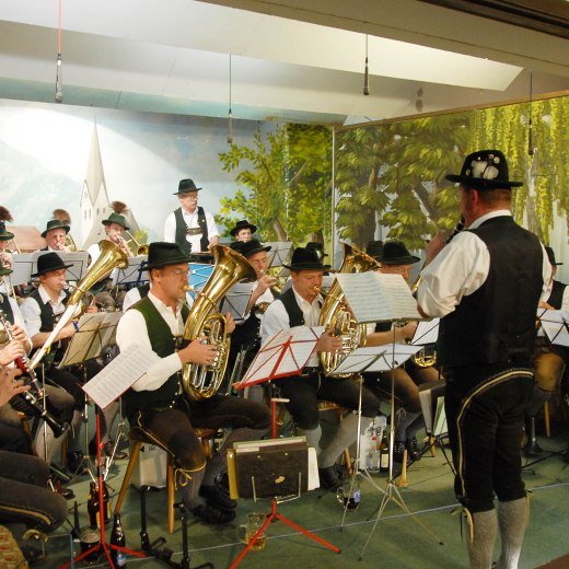 bayrischzell_blaskapelle_tracht_musik_1